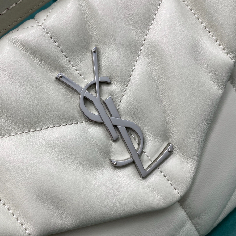 생로랑 나파 퀼팅 가죽 소재 PUFFER 스몰 577476 281118cm 라이트 베이지 은장5.jpg