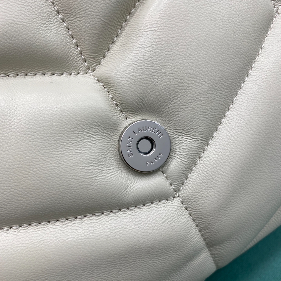 생로랑 나파 퀼팅 가죽 소재 PUFFER 스몰 577476 281118cm 라이트 베이지 은장8.jpg