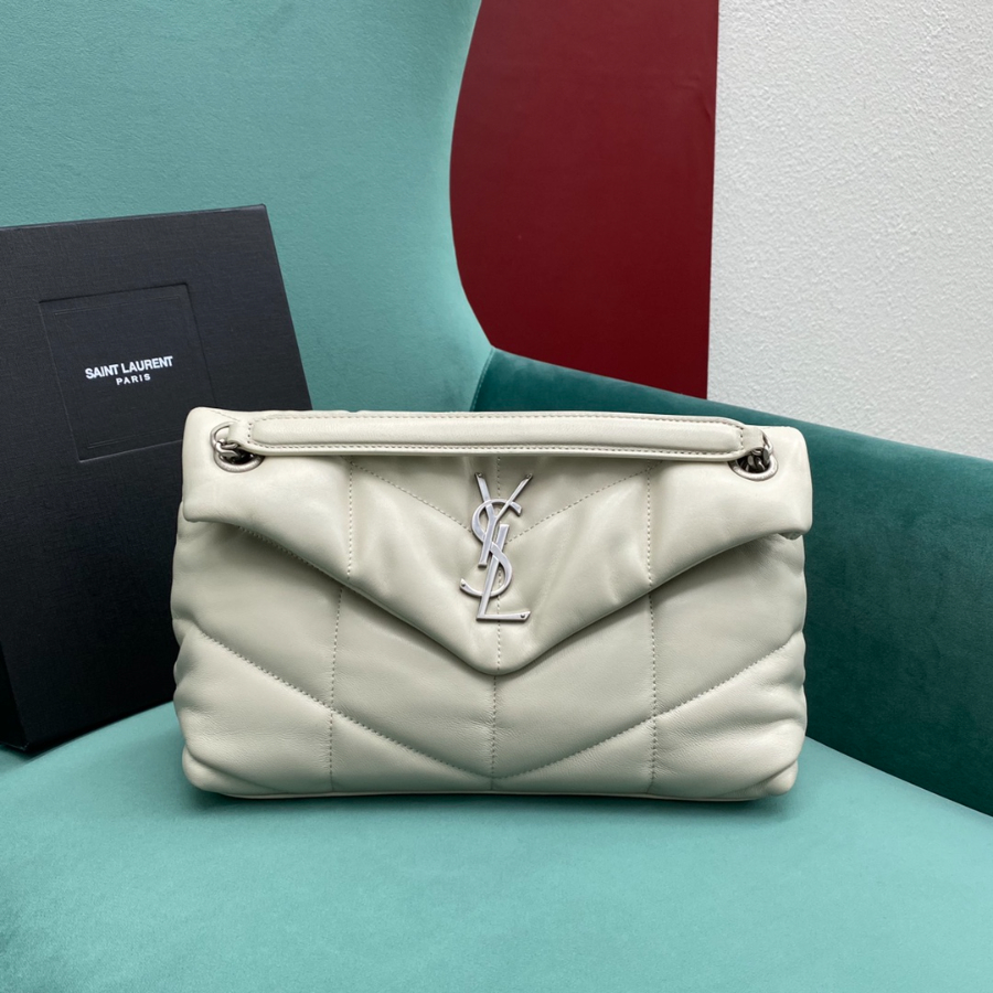 생로랑 나파 퀼팅 가죽 소재 PUFFER 스몰 577476 281118cm 라이트 베이지 은장1.jpg