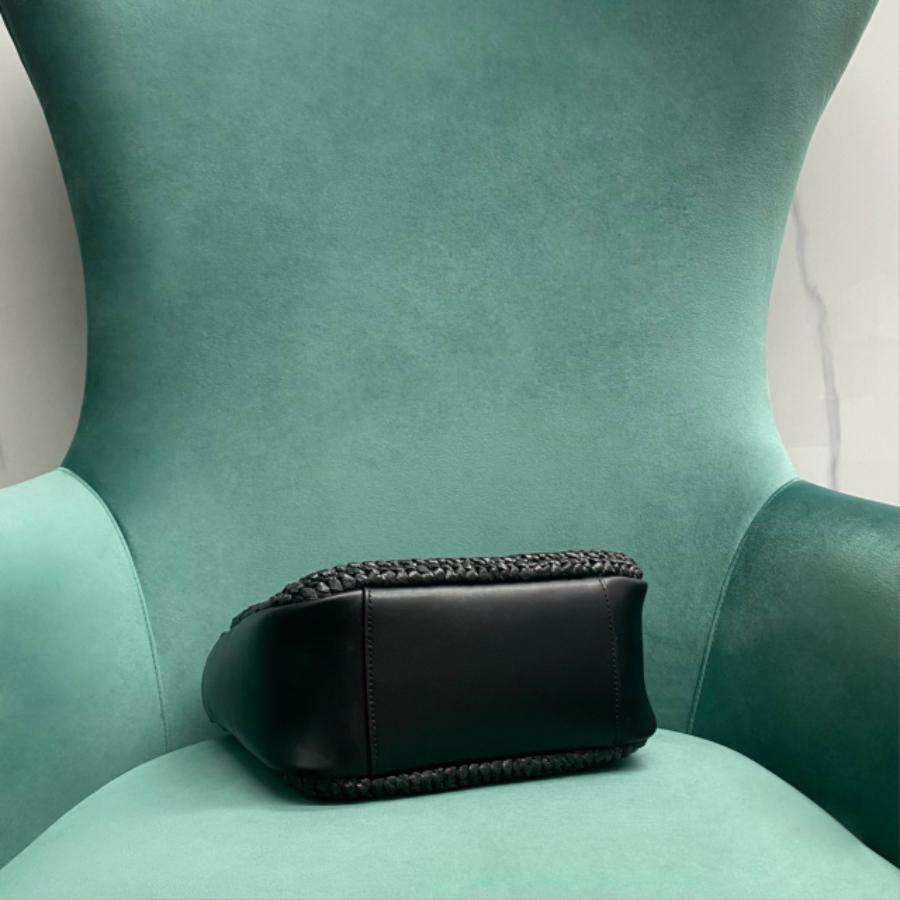 생로랑 라피아 및 가죽 소재의 유연한 le 5 A 7 스몰백 823812 23225cm 블랙04.jpg