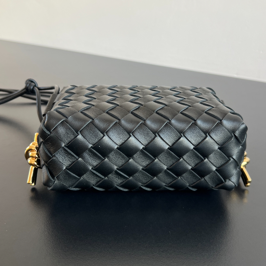 보테가베네타 미니루프카메라백4.jpg