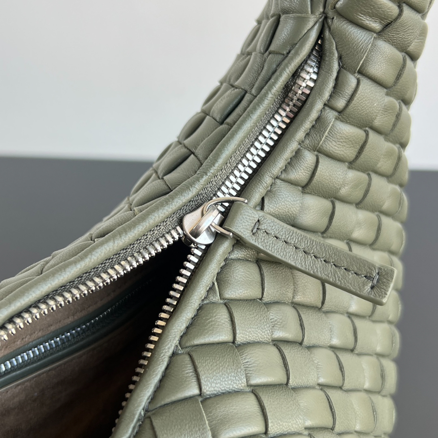 보테가베네타 베네타숄더백6.jpg