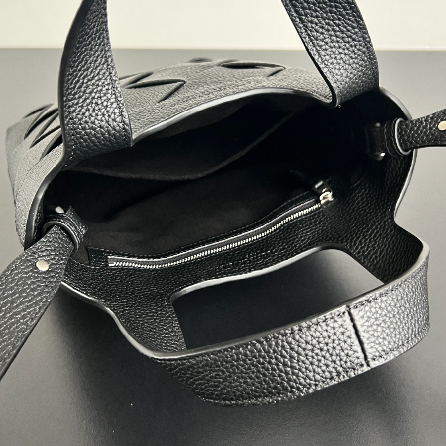 보테가베네타 스몰디아고토트백6.jpg