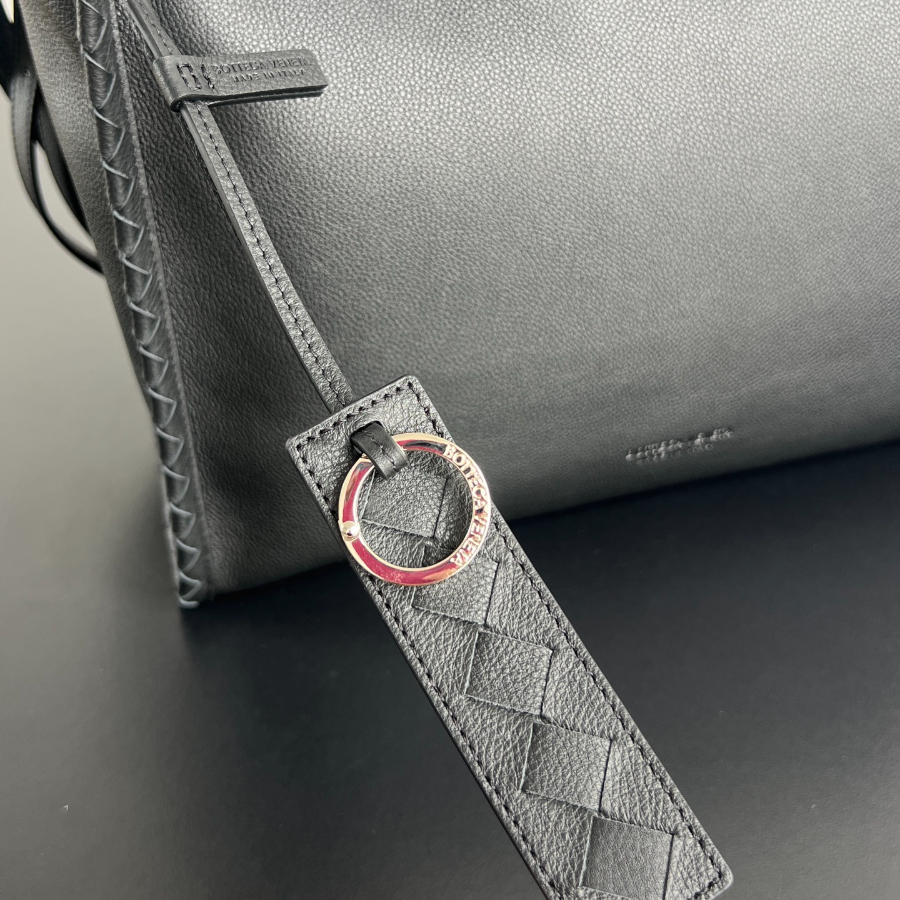 보테가베네타 코리에르메신저백6.jpg