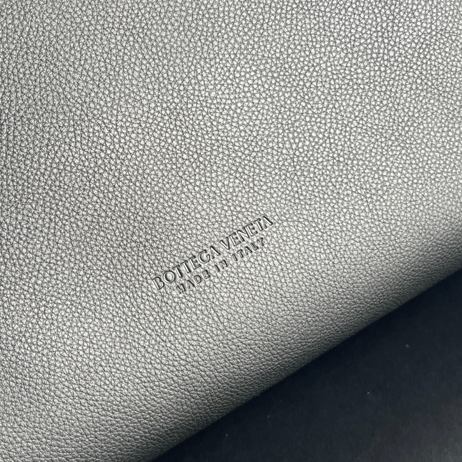 보테가베네타 코리에르메신저백7.jpg
