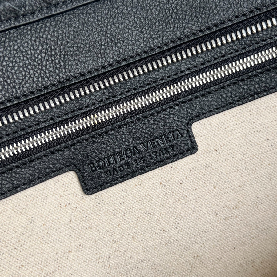보테가베네타 코리에르메신저백8.jpg