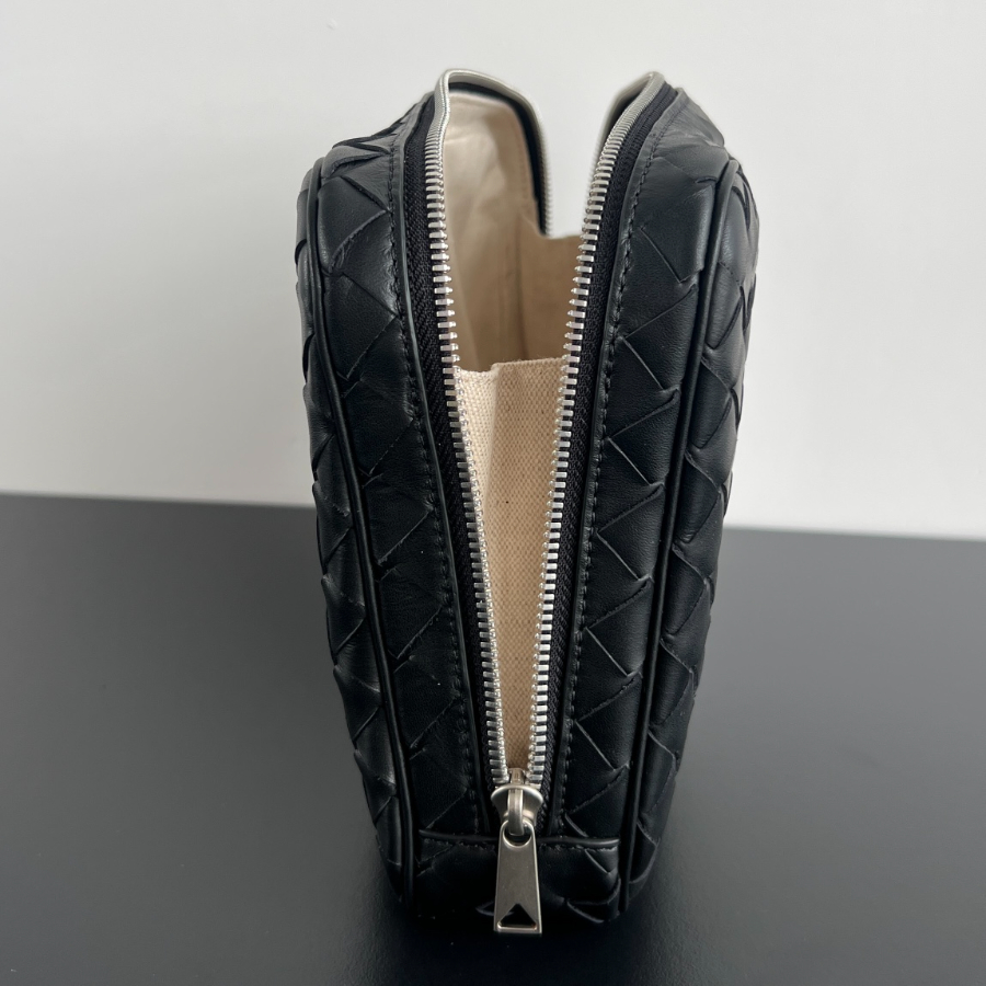 보테가베네타 클러치6.jpg