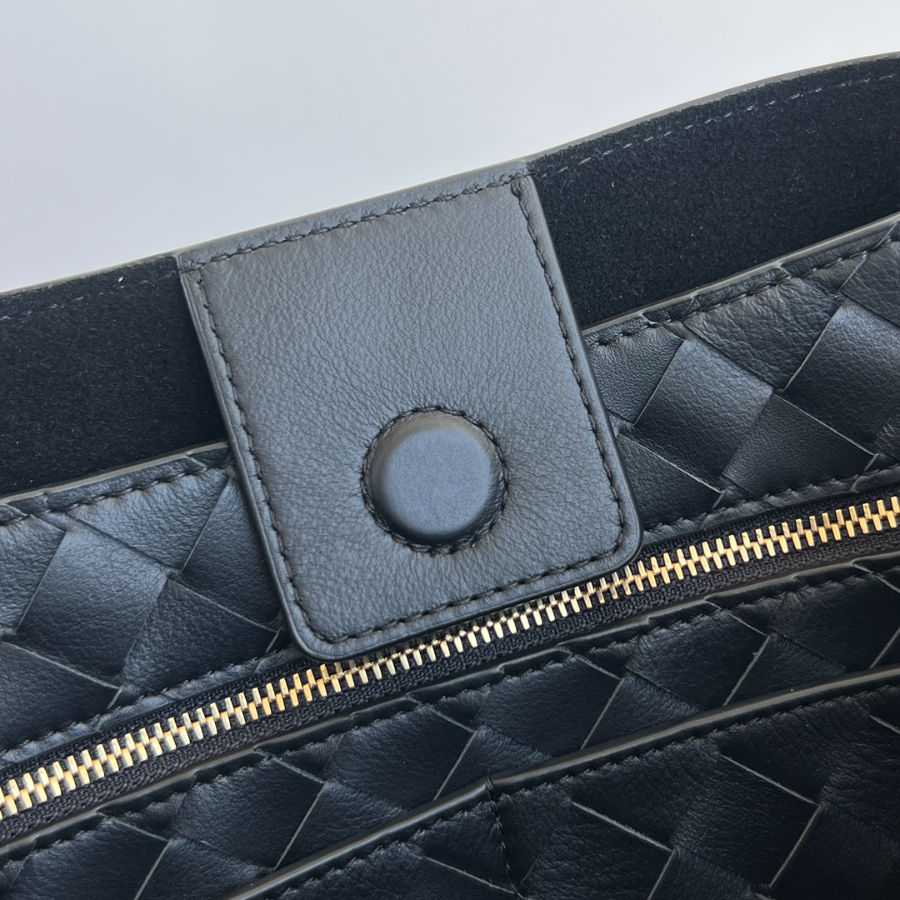 보테가베네타 안디아모미디엄탑핸들백6.jpg