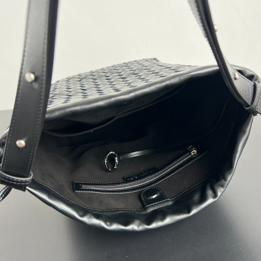 보테가베네타 애비뉴버킷백5.jpg