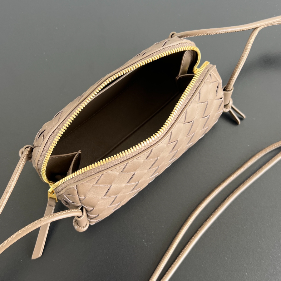 보테가베네타 콘서트파우치5.jpg