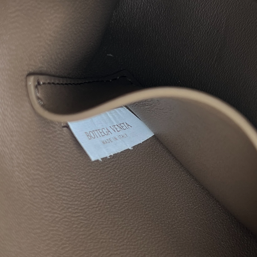 보테가베네타 콘서트파우치9.jpg
