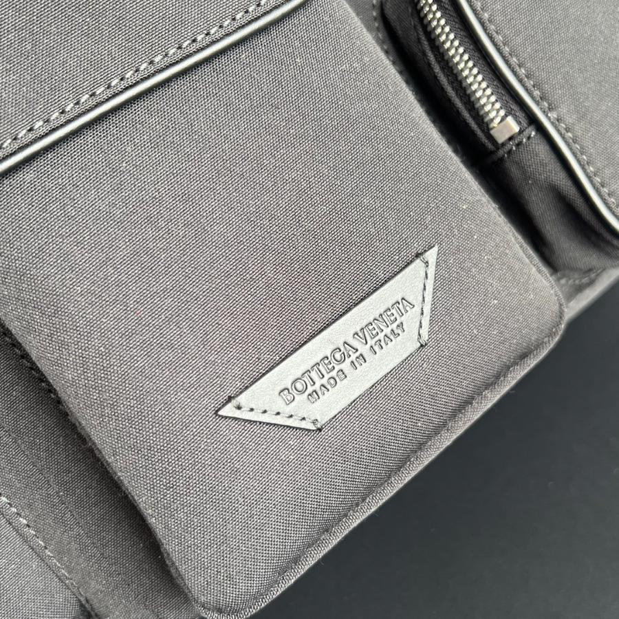 보테가베네타 크로스로드멀티포켓백팩10.jpg