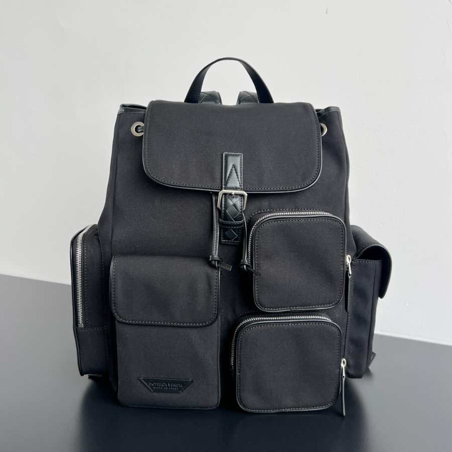 보테가베네타 크로스로드멀티포켓백팩01.jpg