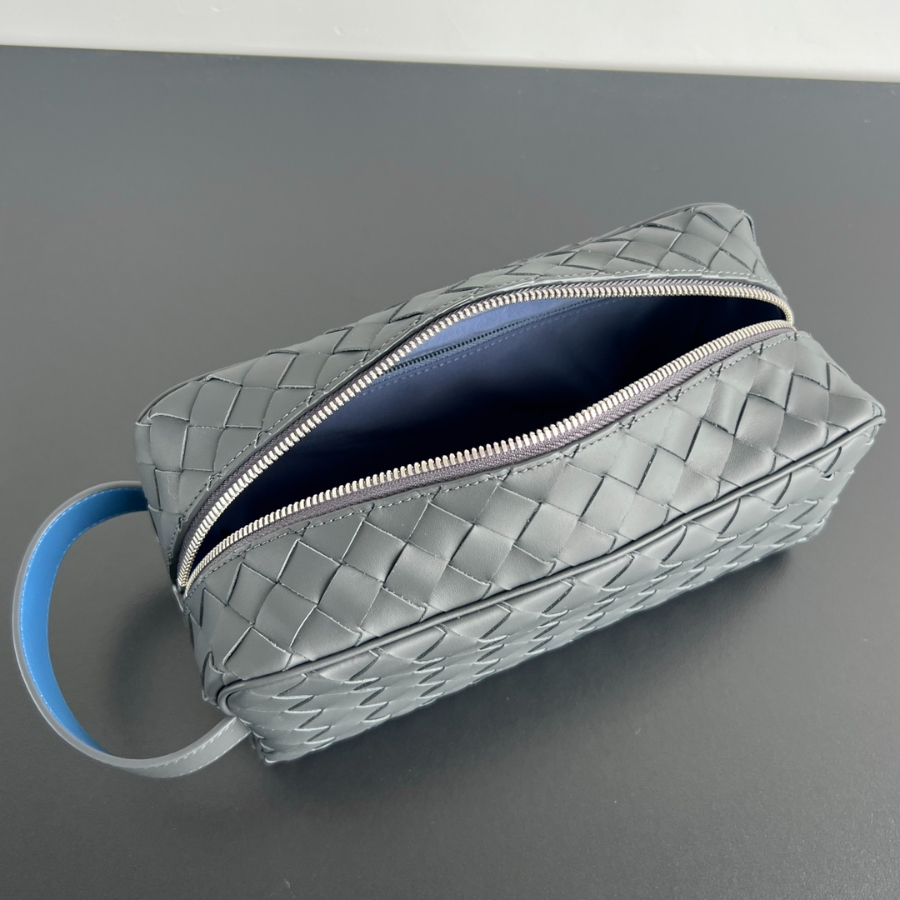 보테가베네타 트래블파우치5.jpg