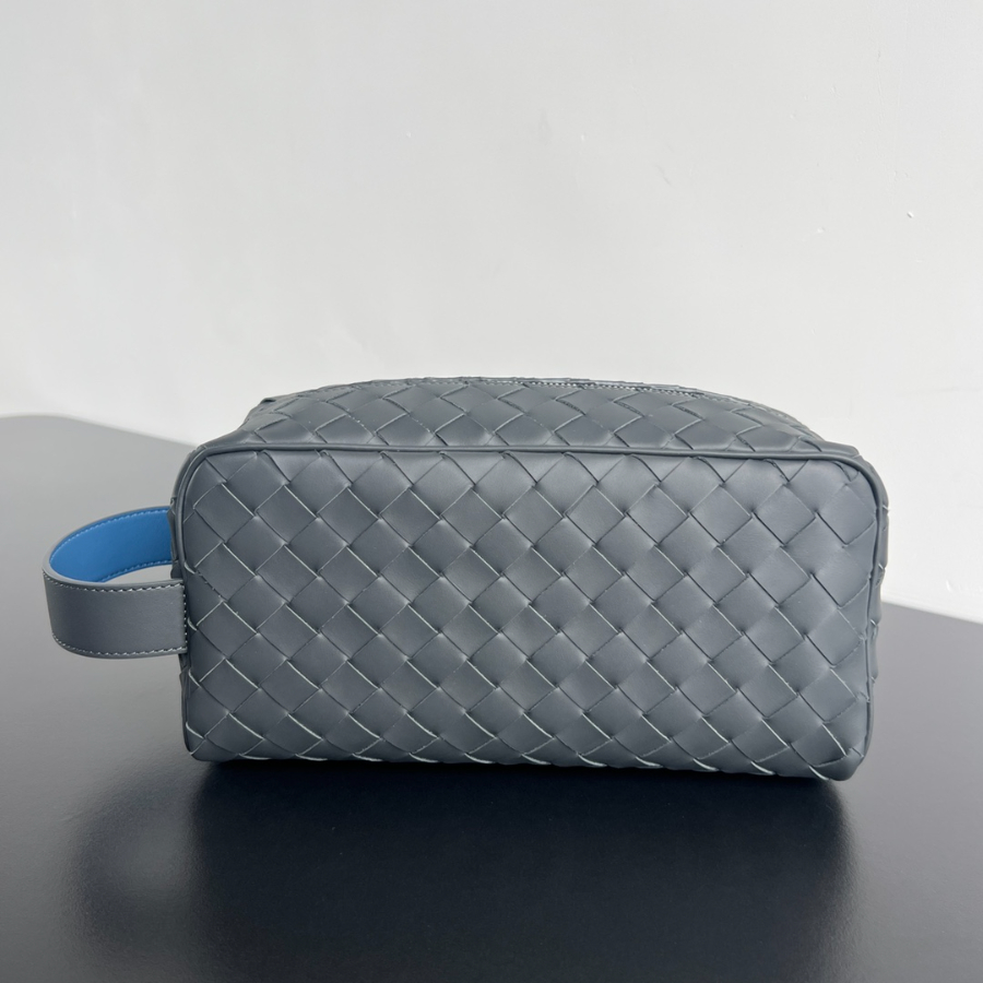 보테가베네타 트래블파우치1.jpg