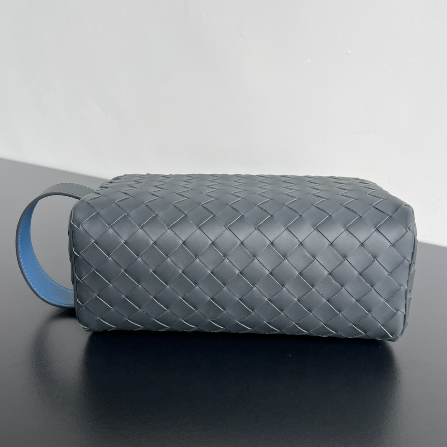 보테가베네타 트래블파우치3.jpg