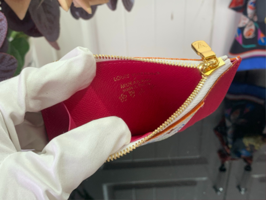 루이비통 LV x TM 로미 카드 홀더 화이트 M27706 80.812cm3.jpg