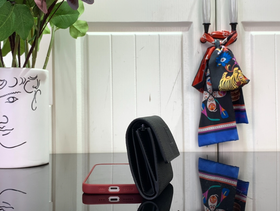 루이비통 LV 월릿 11.592.5cm M26250 블랙4.jpg