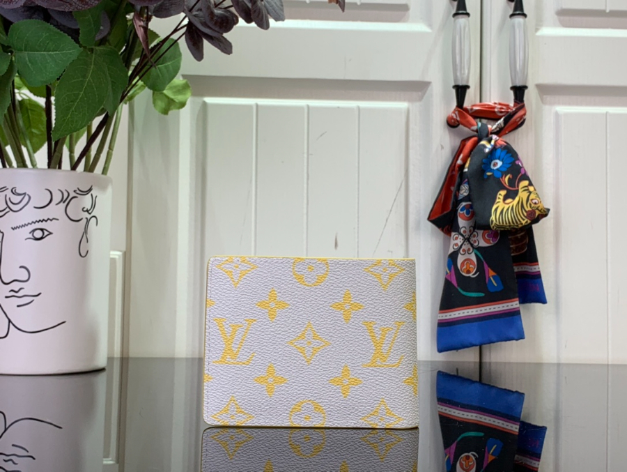 루이비통 멀티플 월릿 M14694 11.591.5cm 라이트 그레이1.jpg