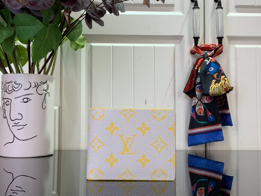 루이비통 멀티플 월릿 M14694 11.591.5cm 라이트 그레이2.jpg