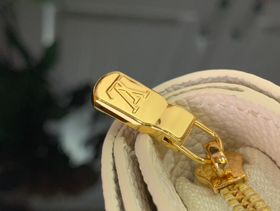 루이비통 클레아 월릿 M25595 118.53.5cm7.jpg