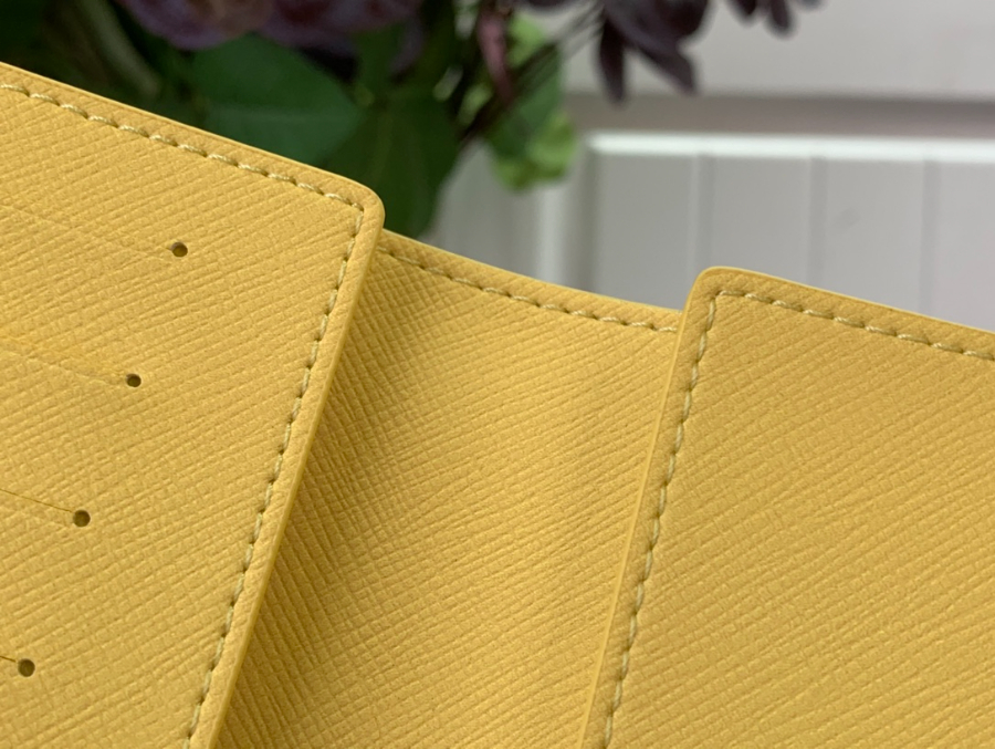 루이비통 패스포트 커버 M15080 10142.5cm 라이트 그레이7.jpg