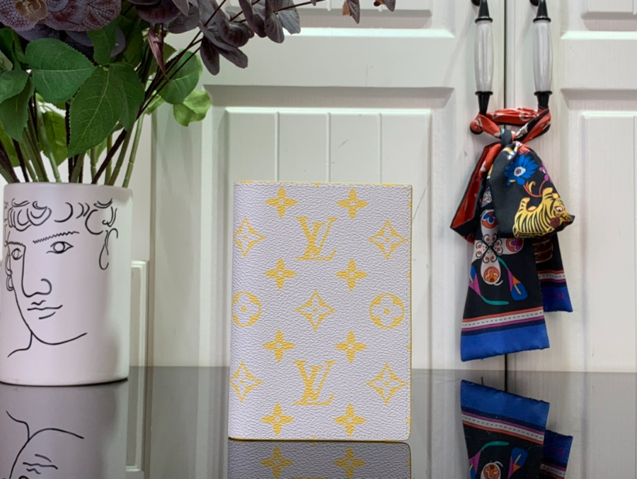 루이비통 패스포트 커버 M15080 10142.5cm 라이트 그레이1.jpg