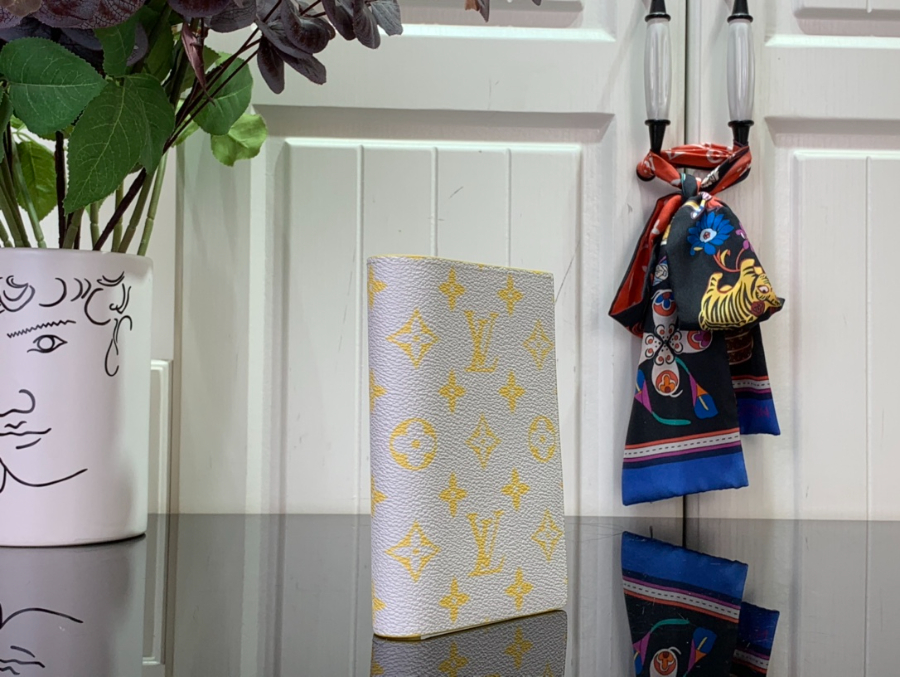 루이비통 패스포트 커버 M15080 10142.5cm 라이트 그레이4.jpg