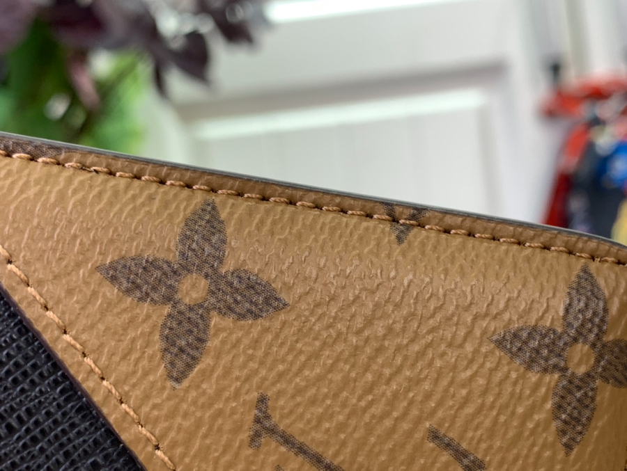 루이비통 포르트-카르트 마그넷 맥세이프 카드지갑 M25654 9.50.56.5cm8.jpg