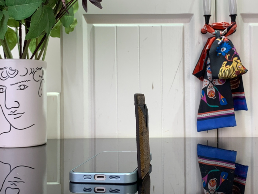 루이비통 포르트-카르트 마그넷 맥세이프 카드지갑 M25654 9.50.56.5cm3.jpg