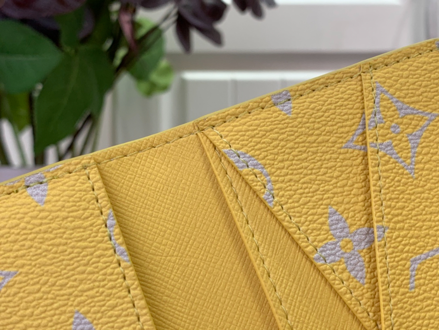 루이비통 포켓 오거나이저 M14769 7.511.11cm 라이트 그레이7.jpg