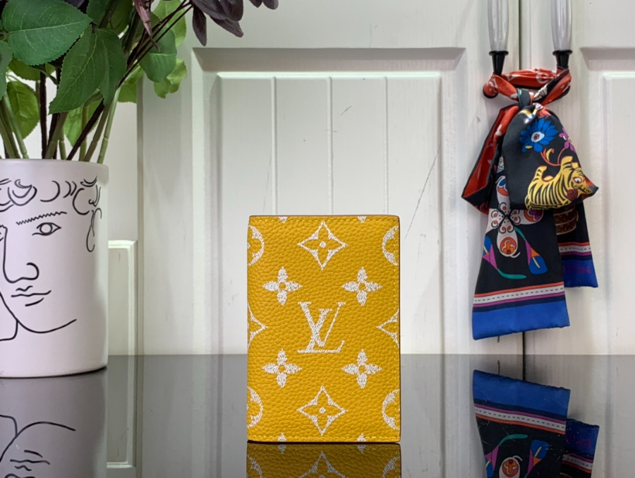 루이비통 포켓 오거나이저 카드지갑 M61696 M26080 17.511cm 옐로우1.jpg