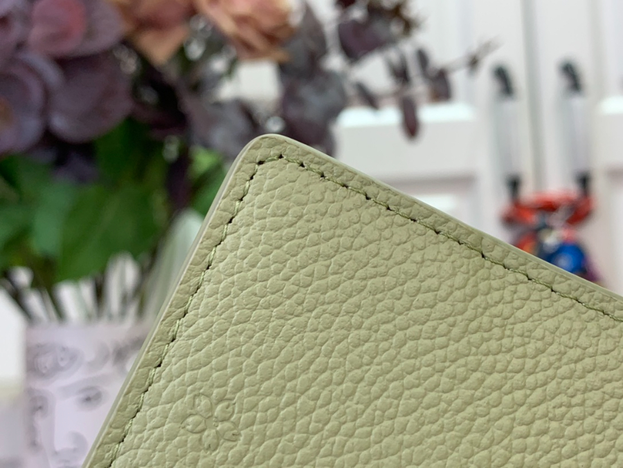 루이비통 LV x TM 크리스크로스 카드지갑 M14139 1070.3cm 연 그린8.jpg