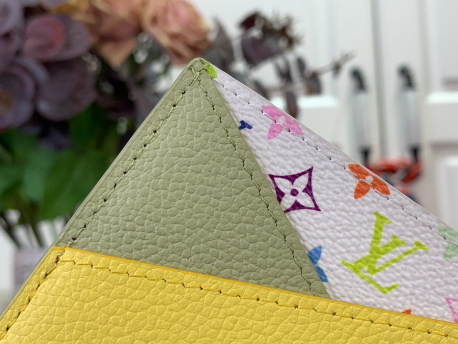 루이비통 LV x TM 크리스크로스 카드지갑 M14139 1070.3cm 연 그린7.jpg