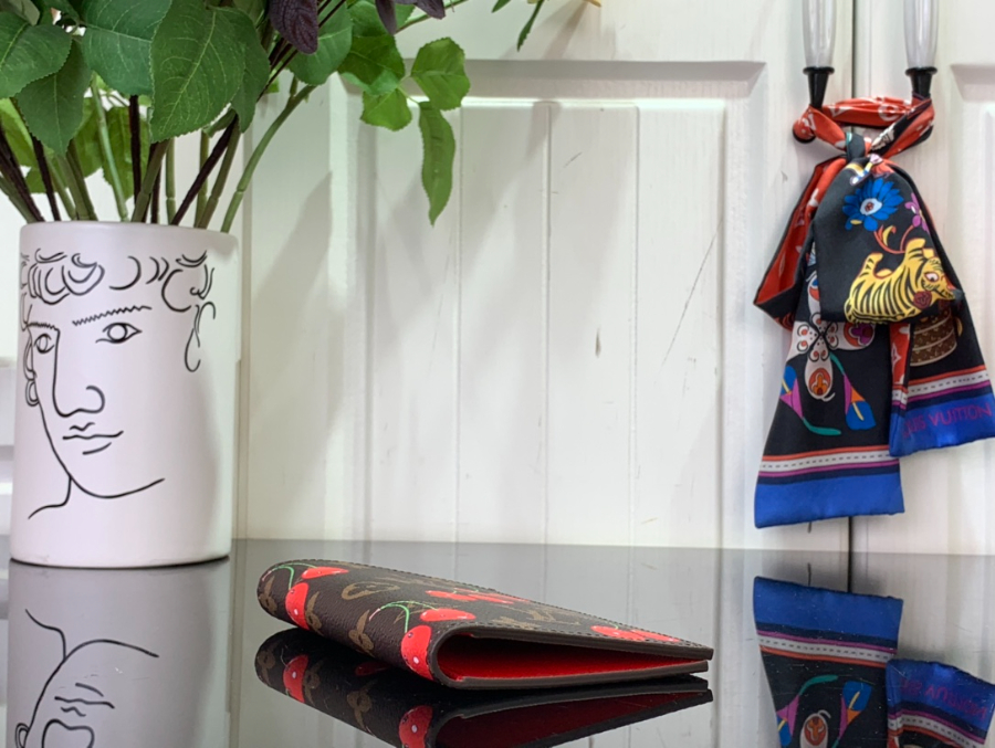 루이비통 LV x TM 패스포트 커버 여권지갑 M13424 142.510cm5.jpg