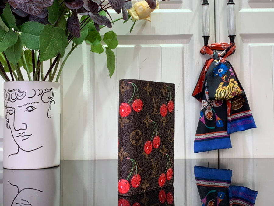 루이비통 LV x TM 패스포트 커버 여권지갑 M13424 142.510cm4.jpg