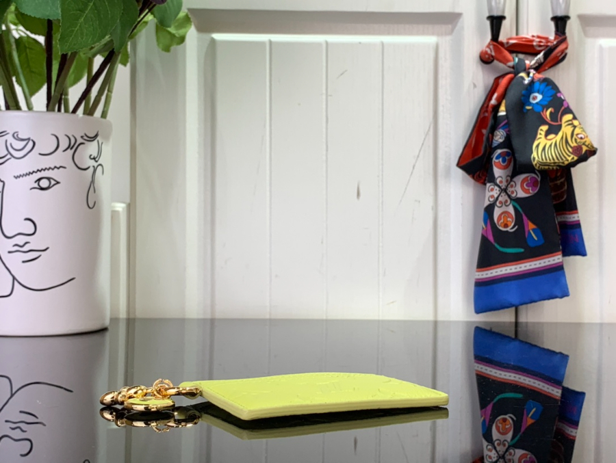 루이비통 LV 참 카드 홀더 M13649 7.30.310.2cm 라이트 옐로우5.jpg