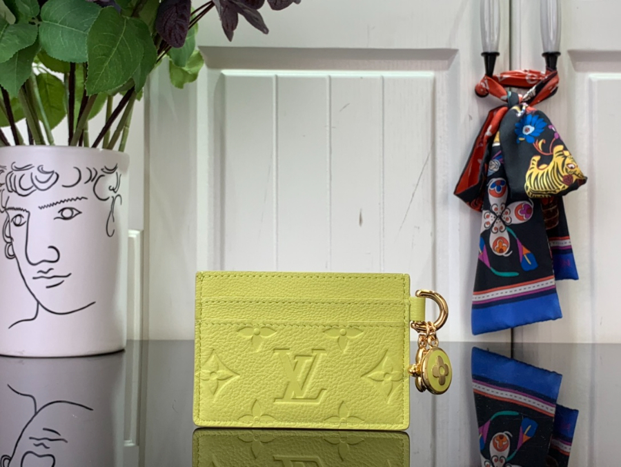루이비통 LV 참 카드 홀더 M13649 7.30.310.2cm 라이트 옐로우2.jpg