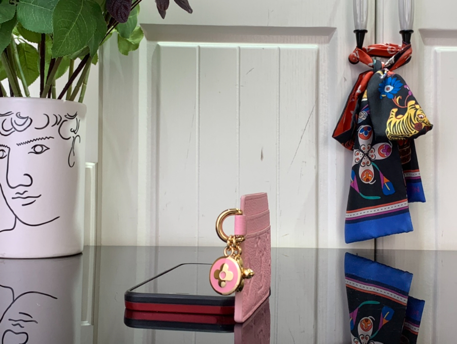 루이비통 LV 참 카드 홀더 M13649 7.30.310.2cm 핑크4.jpg