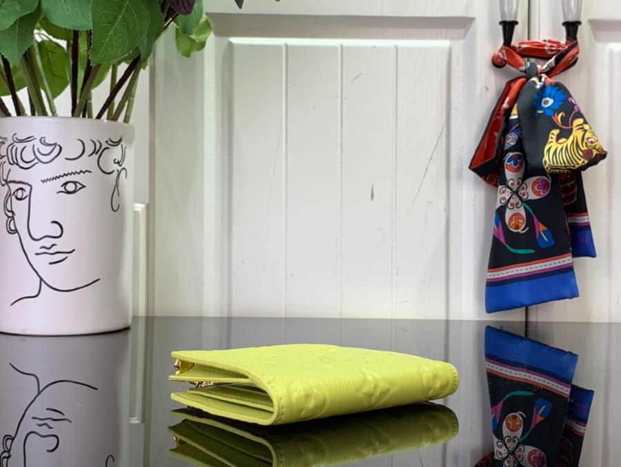 루이비통 리사 월릿 M14654 102.59cm 라이트 옐로우5.jpg