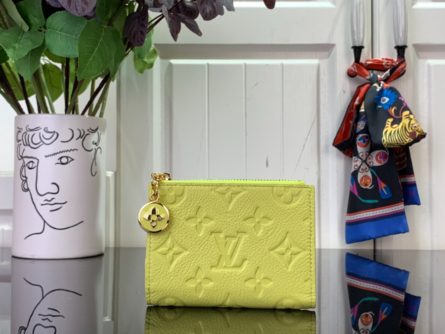 루이비통 리사 월릿 M14654 102.59cm 라이트 옐로우3.jpg