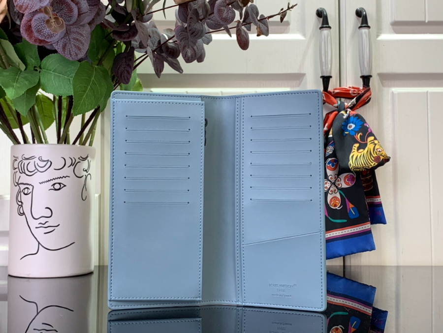 루이비통 브라짜 월릿 스카이 블루 M14788 19210cm3.jpg