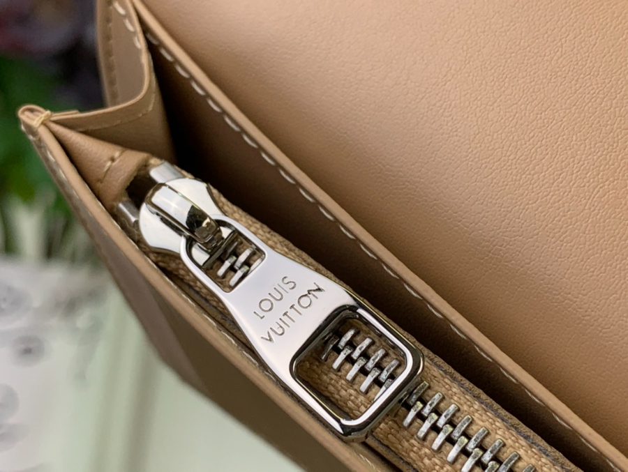 루이비통 브라짜 장지갑 M14251 10192cm 다크 베이지5.jpg