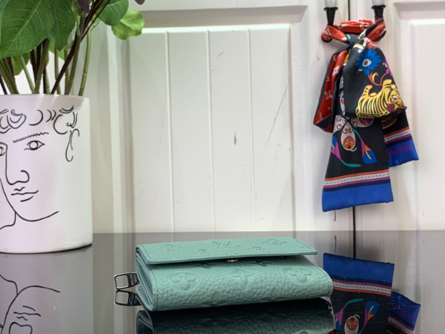 루이비통 슬렌더 파일럿 M14143 118.52cm 그린4.jpg