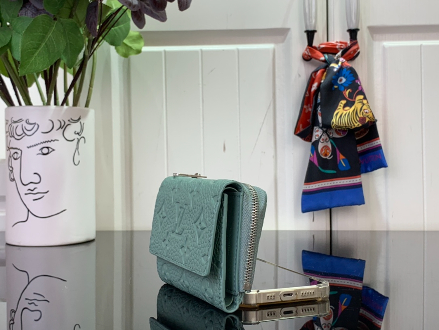 루이비통 슬렌더 파일럿 M14143 118.52cm 그린3.jpg