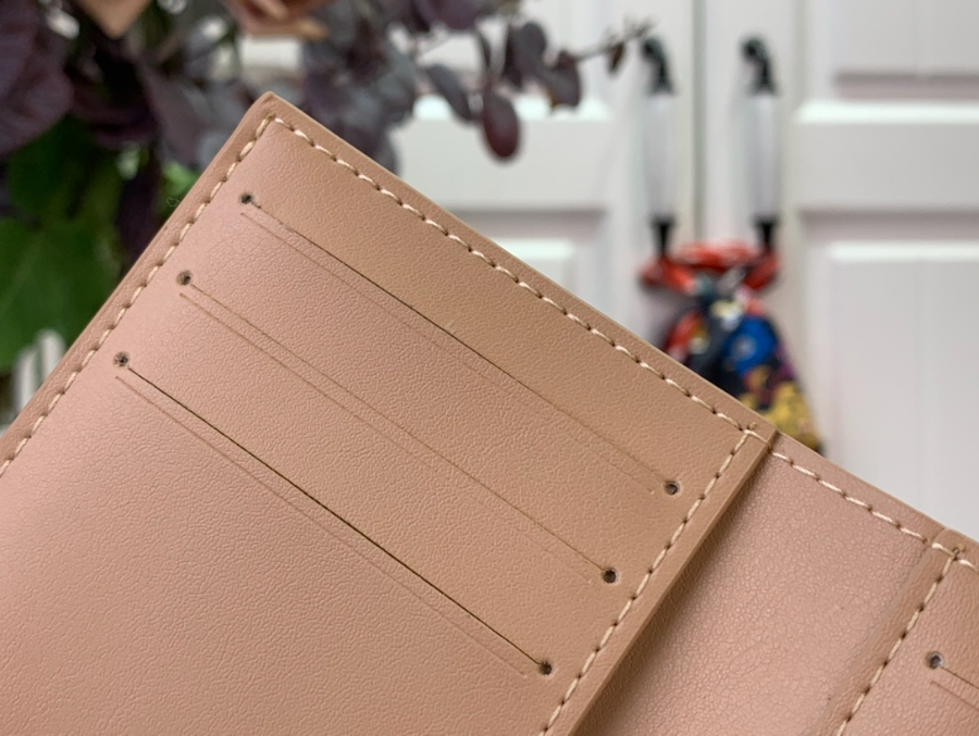 루이비통 슬렌더 파일럿 M14143 118.52cm 다크 베이지7.jpg