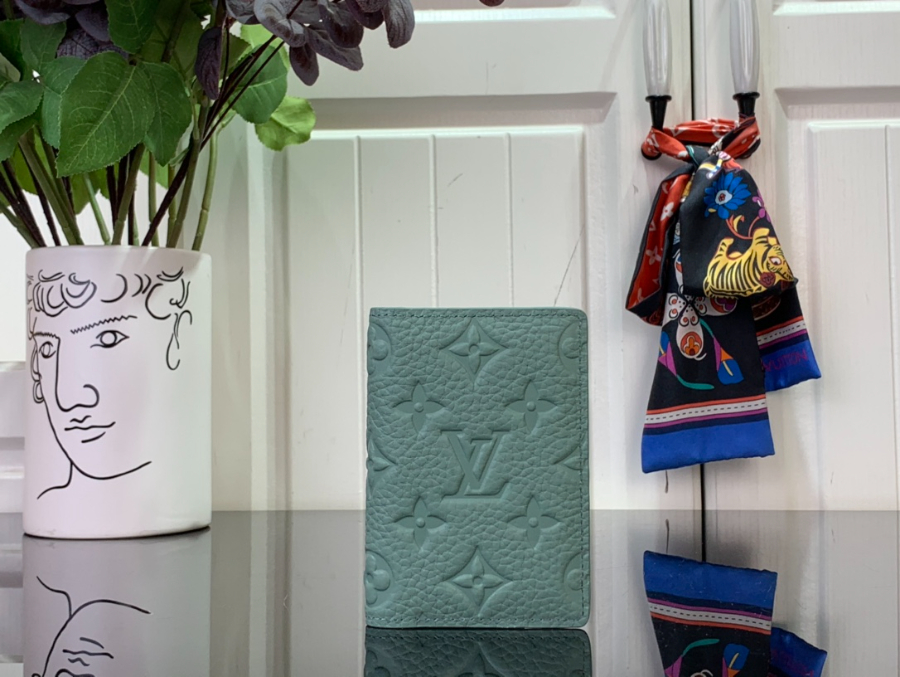 루이비통 오거나이저 카드지갑 M13973 7.511.11cm 그린1.jpg