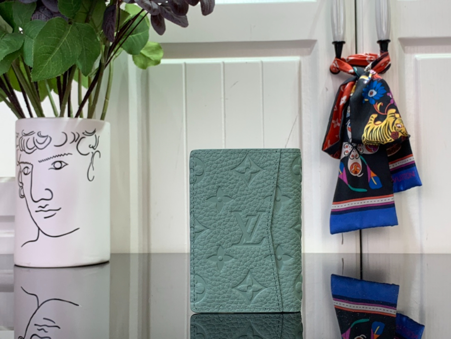 루이비통 오거나이저 카드지갑 M13973 7.511.11cm 그린2.jpg