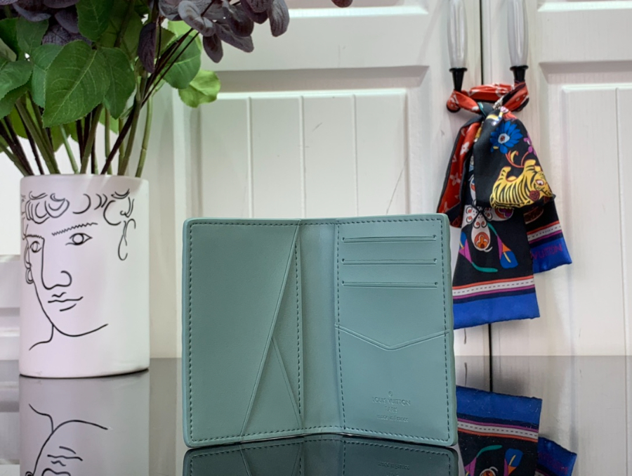 루이비통 오거나이저 카드지갑 M13973 7.511.11cm 그린3.jpg