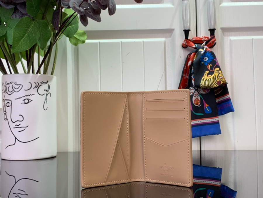 루이비통 오거나이저 카드지갑 M13974 7.511.11cm 다크 베이지5.jpg